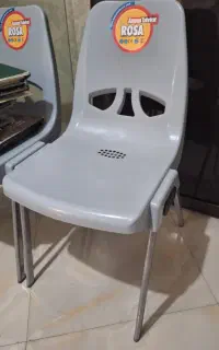 صندلی پلاستیکی