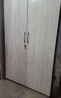 کمدی با فرم فلز