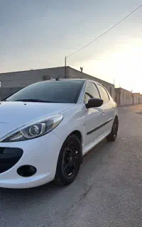۲۰۷ مدل ۱۴۰۰ فوق العاده تمیز