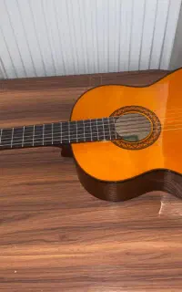 گیتار یاماها c70