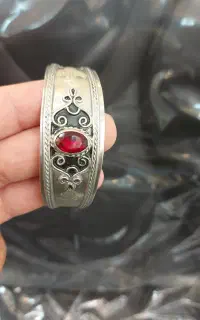 دستبند نقره قدمت دار ۸۰ ساله با یاقوت اصل معاوضه