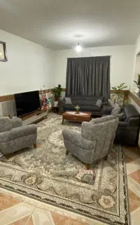 مبلمان راحتی و میز غذاخوری