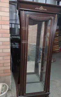 ویترین چوبی