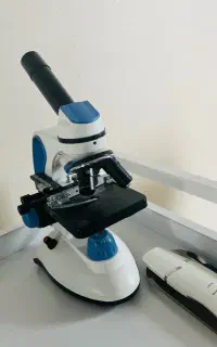 میکروسکوپ آزمایشگاهی دمودکس