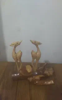 مجسمه چوبی