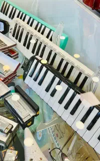 ملودیکا اصلی در فروشگاه موسیقی سازوتار