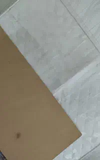 تخت فلز
