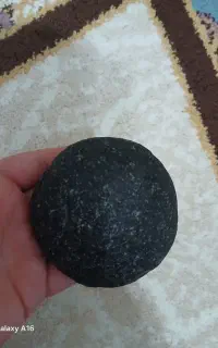 سنگ عجیب و کهنه
