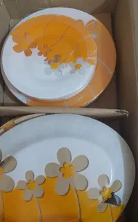 سرویس بشقاب موجود است