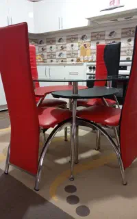 میز صبحانه خوری