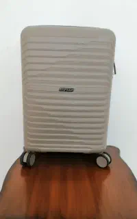 چمدان نو  در حد صفر