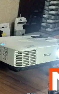 ویدئو پروژکتور حرفه ای EPSON سری 695 فاصله نزدیک