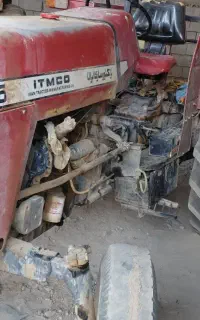 تراکتور وکلیه ادوات کشاورزی
