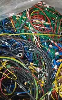 خریدار و فروشنده سیم و کابل برق