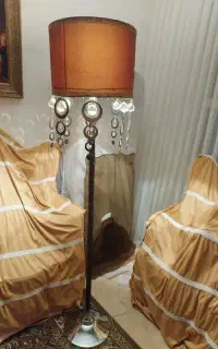 آباژور  ایستاده