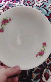 بشقاب گل سرخی
