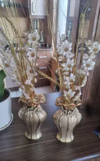 گل و گلدان