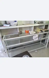 میز شیشه ای مغازه