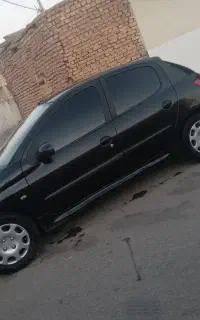 پژو ۲۰۶ مدل ۸۱خونگی تمیز بسیار سالم