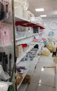 قفسه های مغازه وپایه های خود ایستاده کامل تمیز