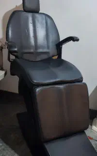 صندلی برقی سالم و صندلی باربر یا صندلی استاکار