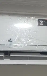 یک شاگرد جهت نصب کولر