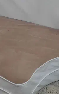 مبل تمیز ومیز چوبی