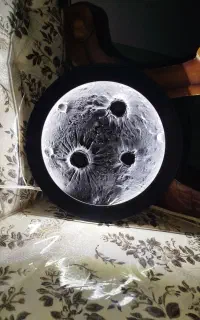 ماه با رینگ نوری
