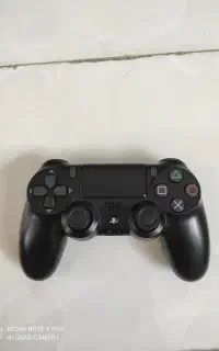 دسته ps4 در حد نو تمیز