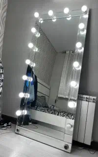 آینه قدی چراغ دار