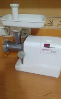چرخ گوشت نیازمند تعمیر