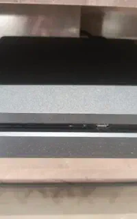 ps۴ 1tra همراه دو دسته اورجینال بشدت کم کارکرد