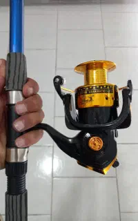 ست چوب وچرخ.نخ.قلاب.وزنه وغیره پک کامل ماهیگیری