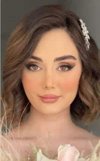 میکاپ کارم آماده همکاری با سالن ها