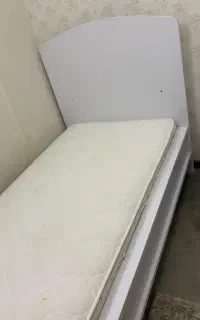 تخت و خو ش خواب و میز