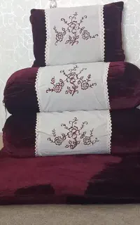 نوستالژی ست شاه‌نشین سنتی مخمل زرشکی گلدوزی شده