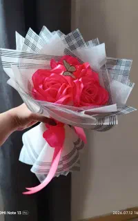 هدیه خاص گل همیشگی با رُبان ساخته شده