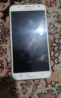 گوشی J7