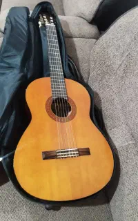 گیتار یاماها c40
