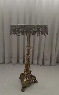 میز برنزی