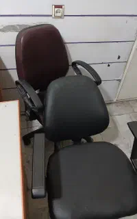 دو عدد صندلی گردان و چرخدار