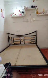 تخت دو نفره و بوفه