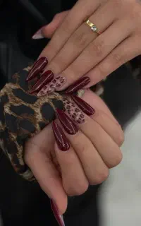 کاشت ناخن و آموزش
