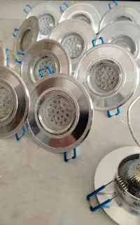 ۱۳ عدد چراغ هالوژن