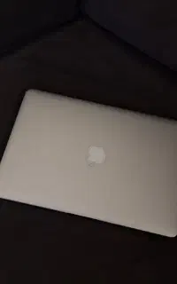 MacBook Air 13-inch 2017 تمیز و سالم