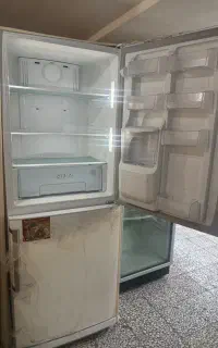 یخچال فریزر رنزو در حد نو