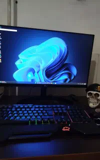 کیس نسل ۱۲ همراه با مانیتور و کیبورد و موس گیمینگ