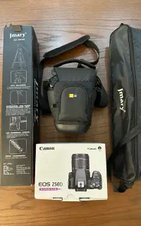 دوربین Canon 250D به همراه کیف، پایه دوربین و سایر