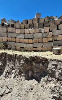 ۲۰۰۰ بلوک سیمانی قدیمی