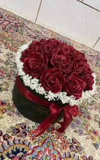 دسته گل و باکس گل روبانی